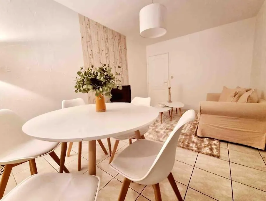 Villa Joli Duplex Cocooning De 100M2 Avec Rez De Jardin à Feyzin 0*,  France